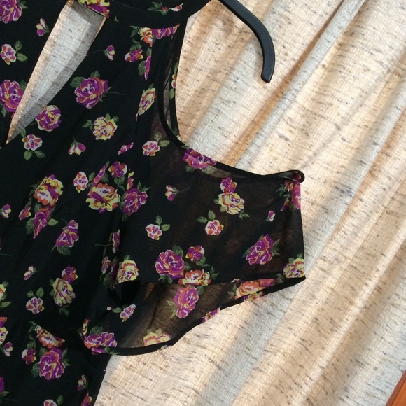 Torrid Multi-Color Floral Print Chiffon Cold Shoulder V-Neck Dress - Picture 3 of 11